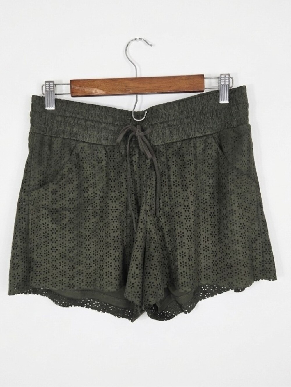 Maurices cute textured green shorts
